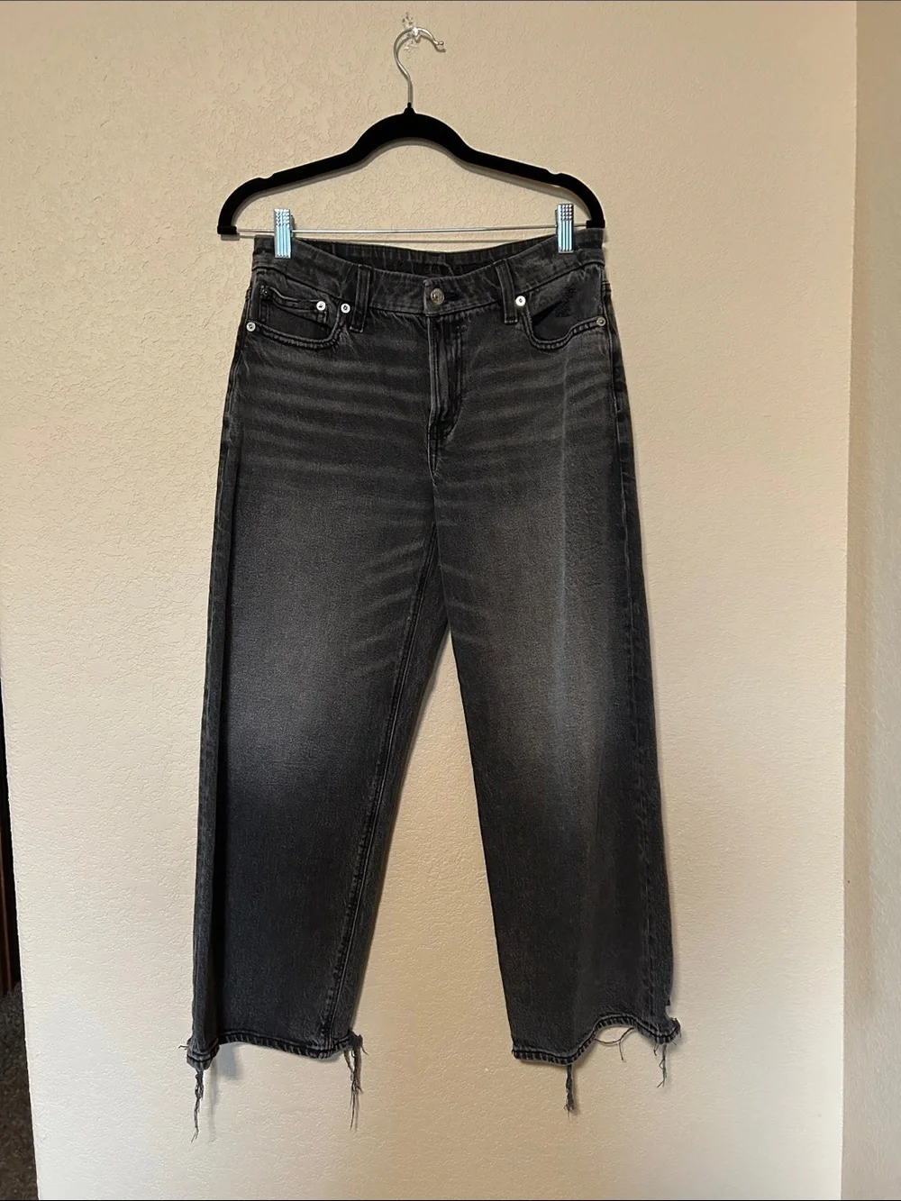 American Eagle Curvy Stovepipe Black Denim Stretch Size 6 Short Frayed Hem Y2K